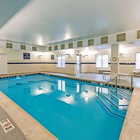 Radisson Hotel Fairview Heights - St Louis Екстериор снимка